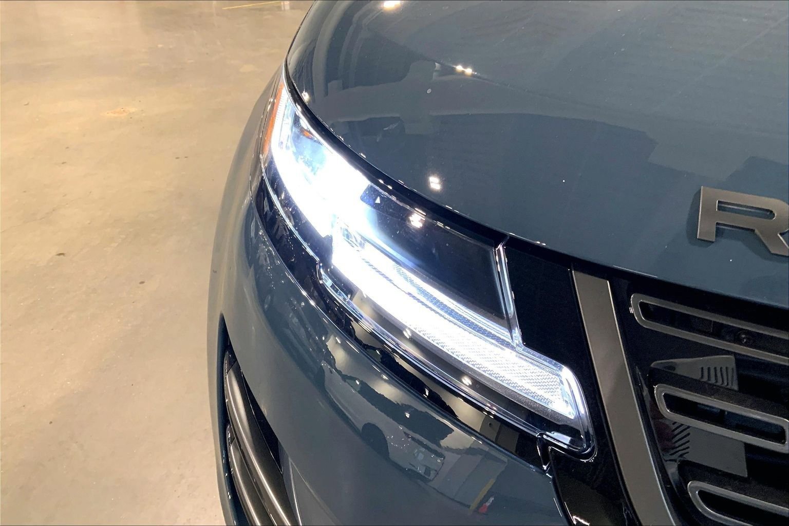 New 2026 Land Rover Range Rover Evoque Dynamic SE AWD/4WD image 13