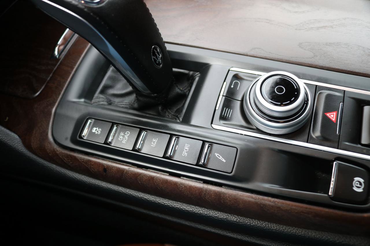 Used 2020 Maserati Levante image 42