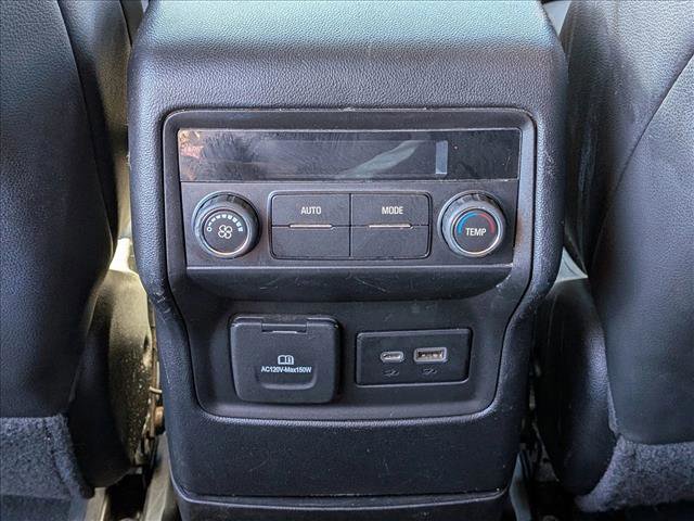 Used 2023 GMC Acadia SLT image 17