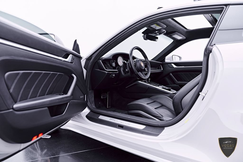 Used 2022 Porsche 911 Turbo S AWD/4WD image 37