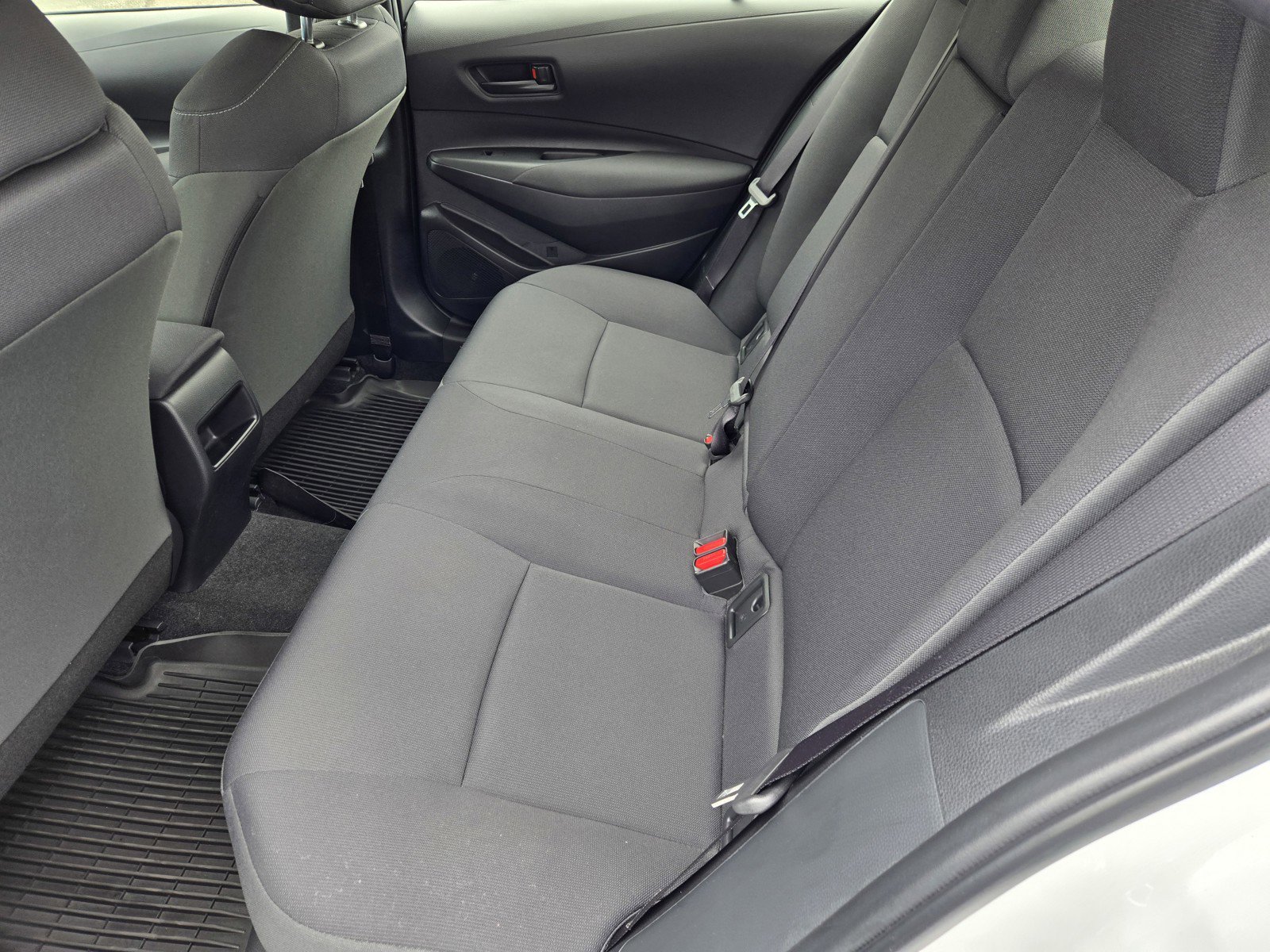 Used 2022 Toyota Corolla LE image 11