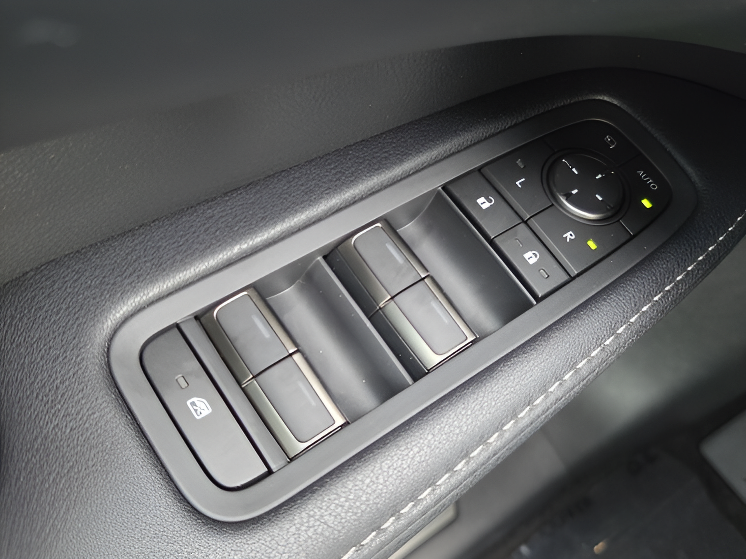 Used 2024 Lexus RX 350 Premium w/ Cold Area Package FWD image 29