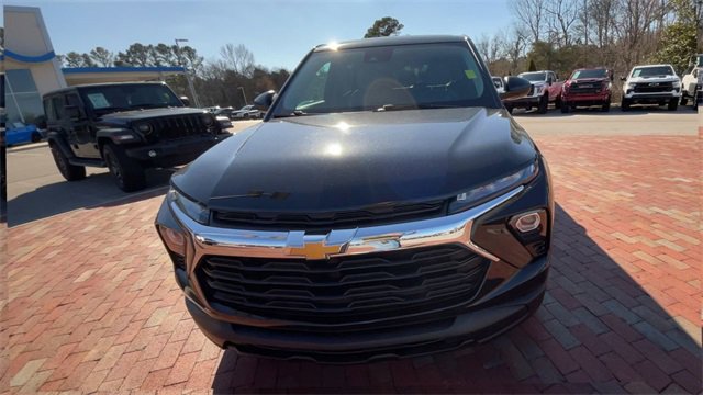 Used 2025 Chevrolet TrailBlazer LS w/ LS Convenience Package image 4