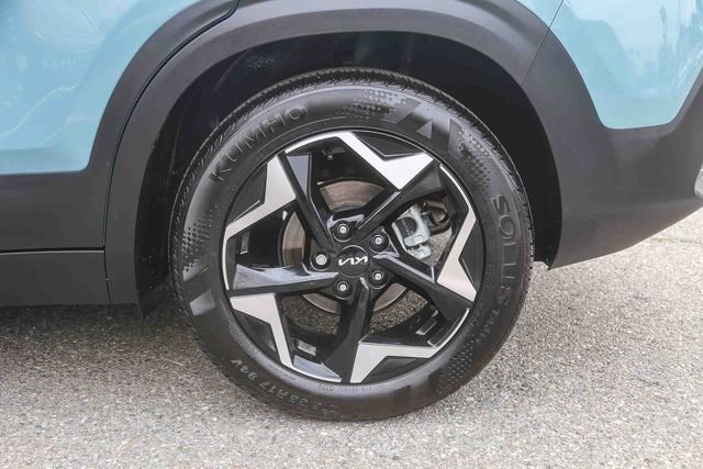 Certified 2024 Kia Seltos EX FWD image 12