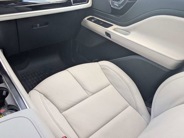 Used 2025 Lincoln Aviator Reserve image 18