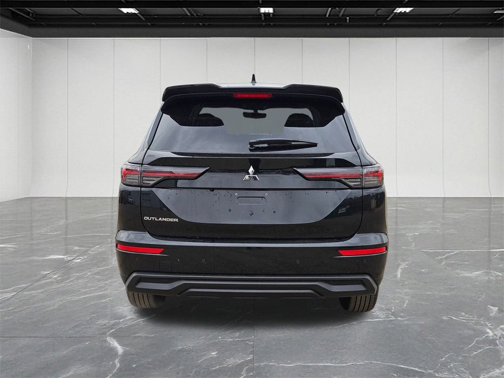 New 2025 Mitsubishi Outlander ES image 4