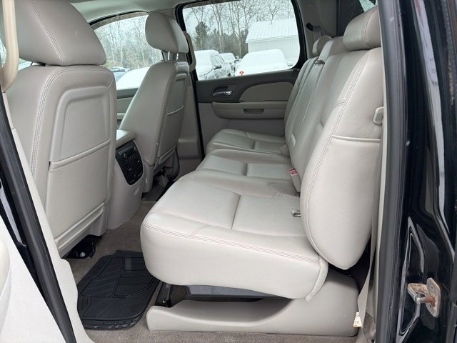 Used 2013 Chevrolet Avalanche LT image 25