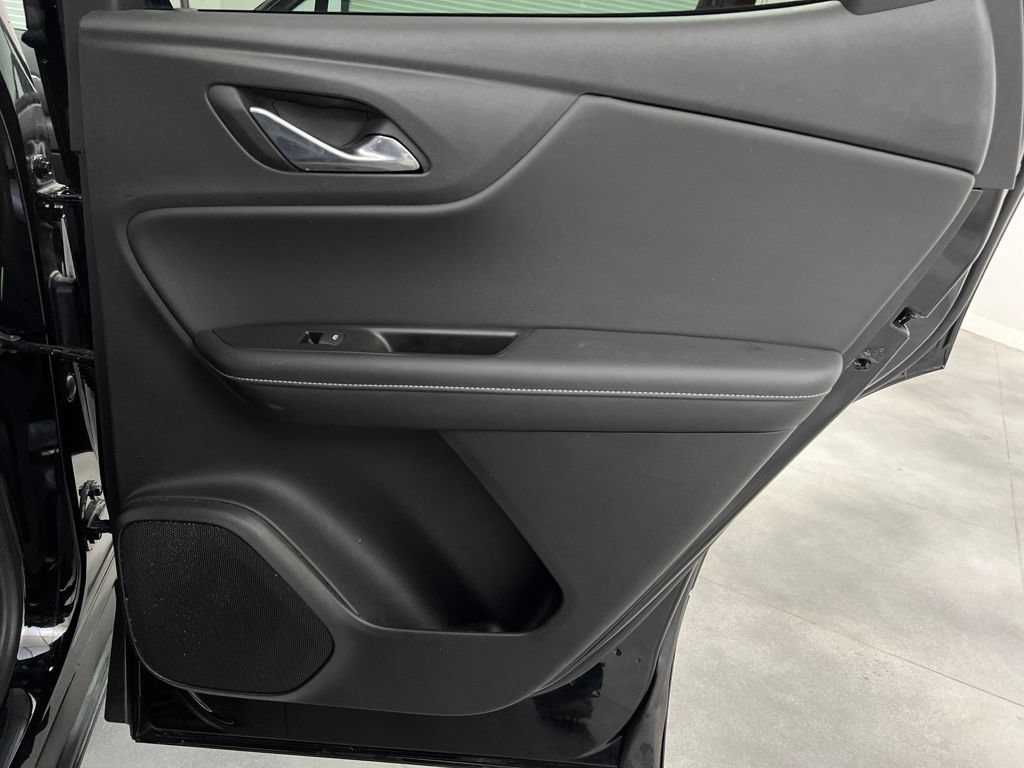 Used 2025 Chevrolet Blazer LT FWD image 24