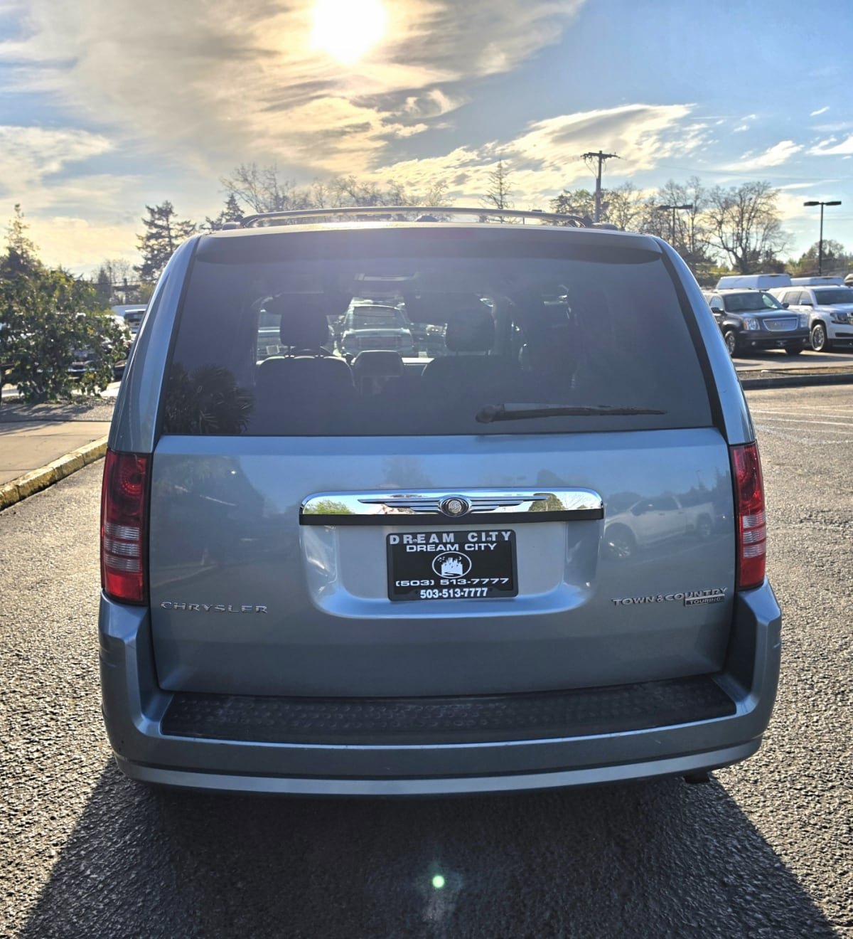 Used 2010 Chrysler Town & Country Touring FWD image 6
