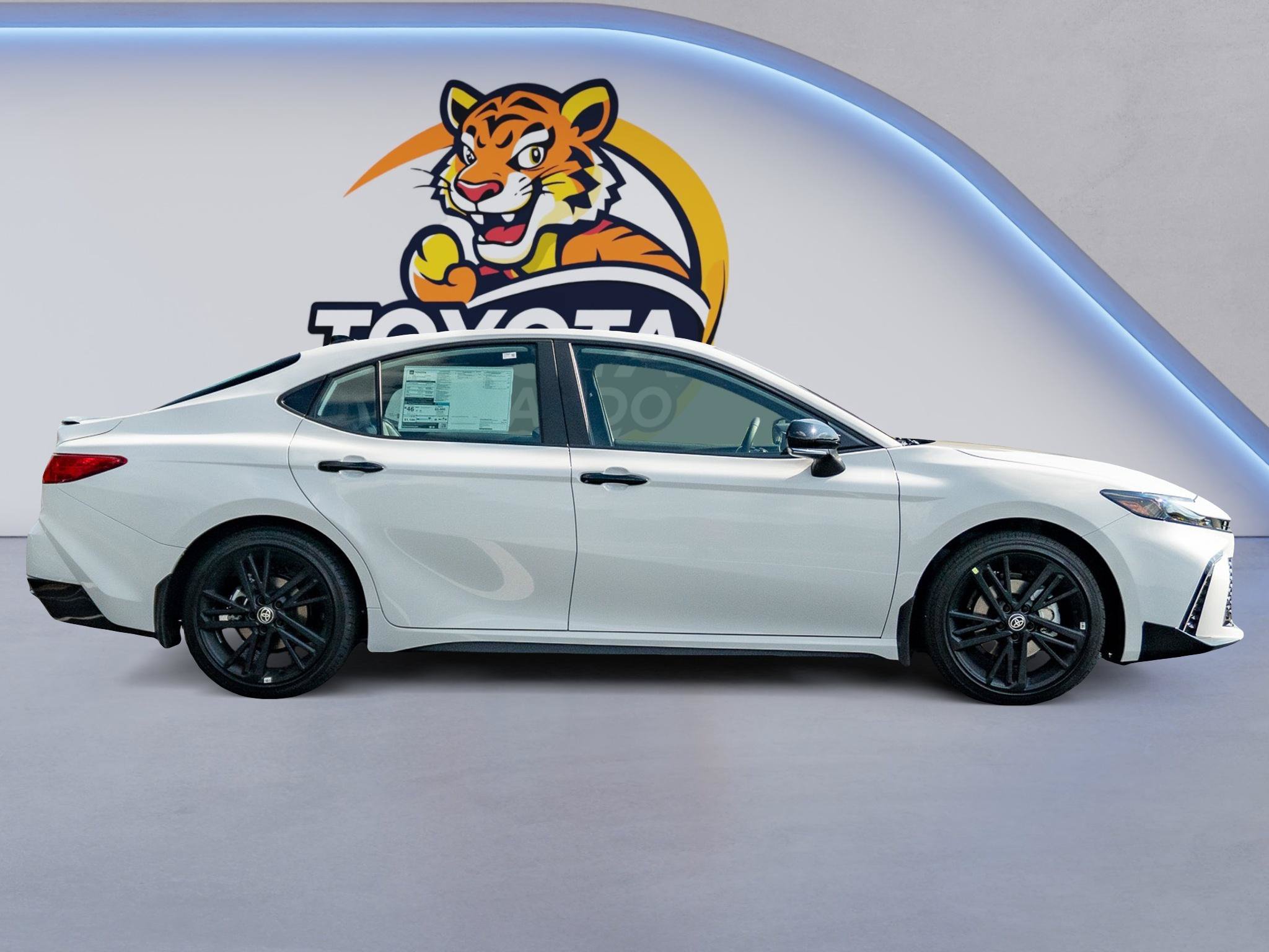New 2026 Toyota Camry Hybrid w/ Multimedia Upgrade Package FWD image 4