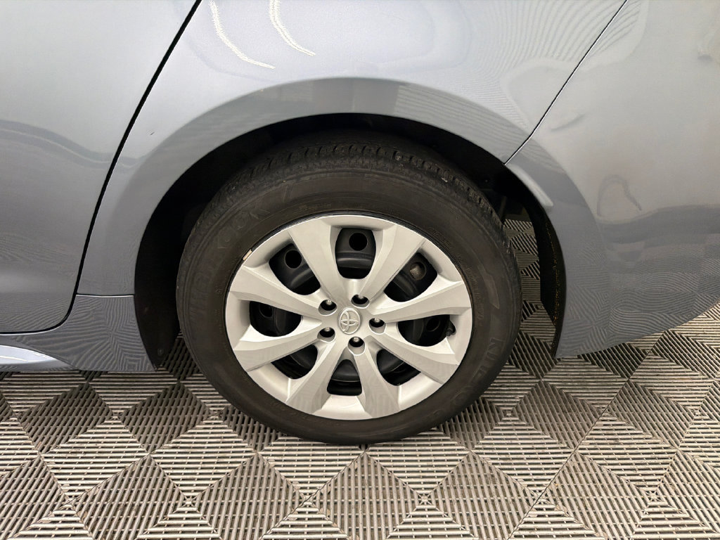 Used 2024 Toyota Corolla LE FWD image 18