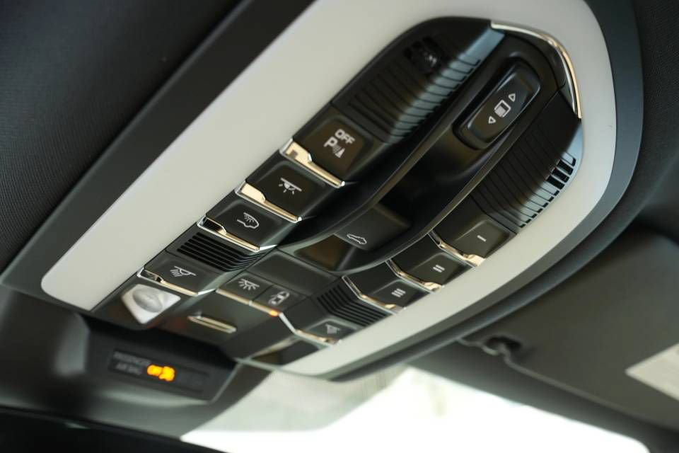New 2026 Porsche Macan AWD/4WD image 36