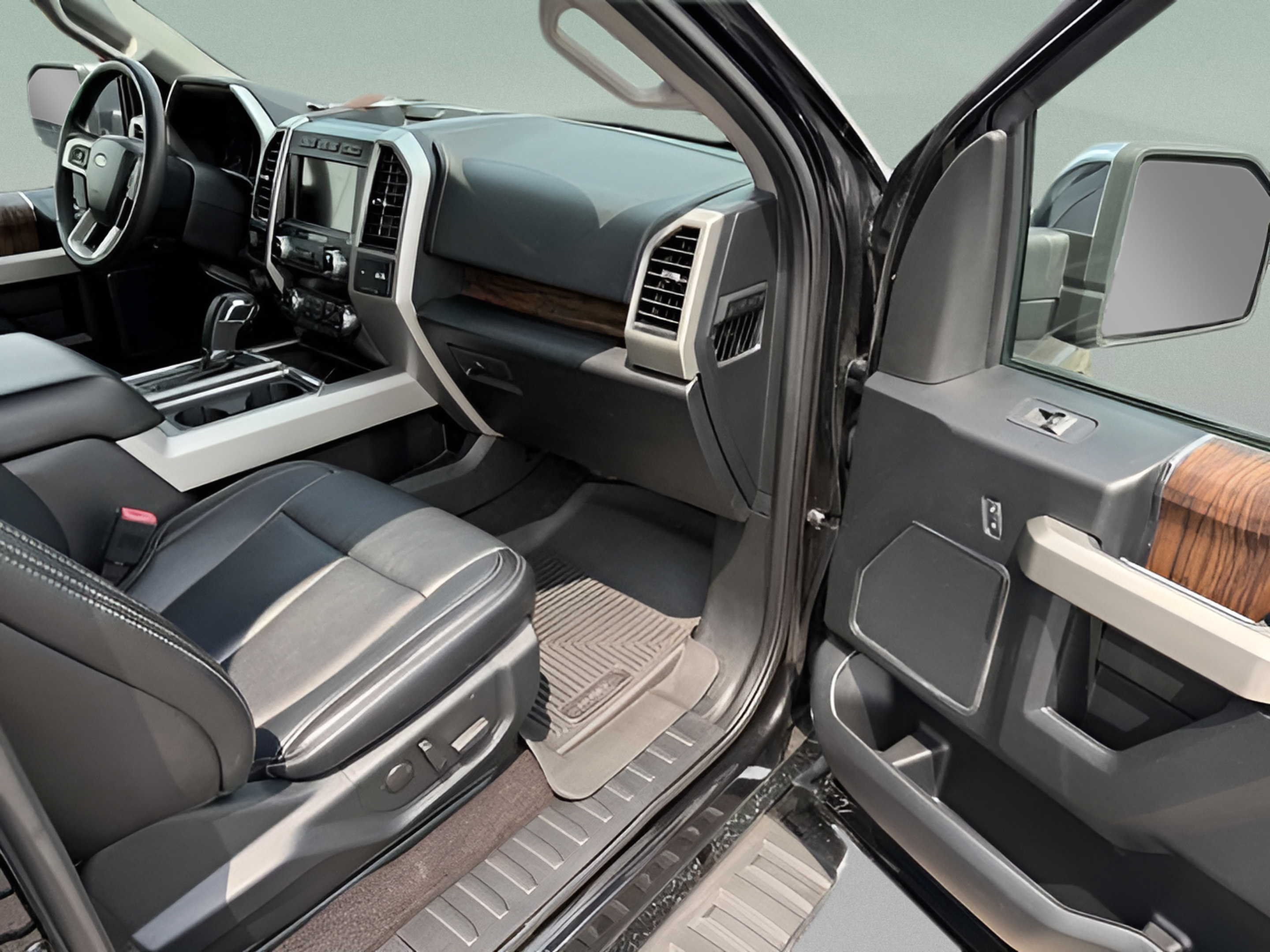 Used 2020 Ford F150 Lariat w/ Equipment Group 502A Luxury AWD/4WD image 13