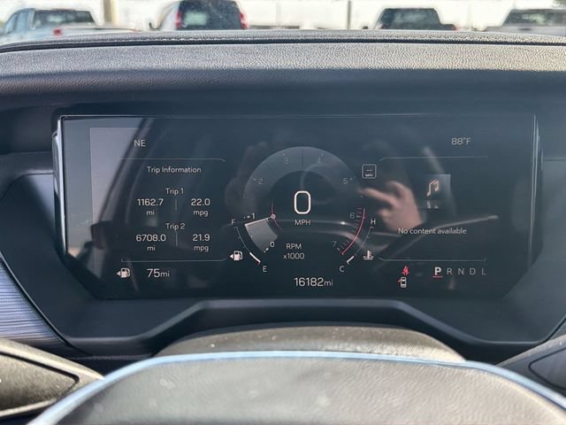 Certified 2025 GMC Acadia Elevation FWD image 12