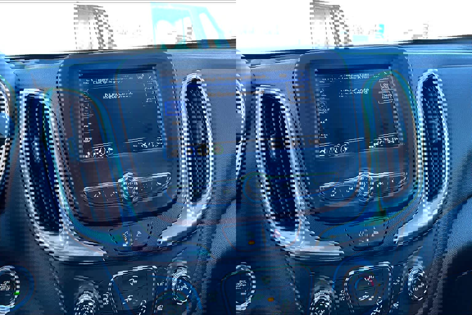 Used 2023 Chevrolet Equinox LT image 29