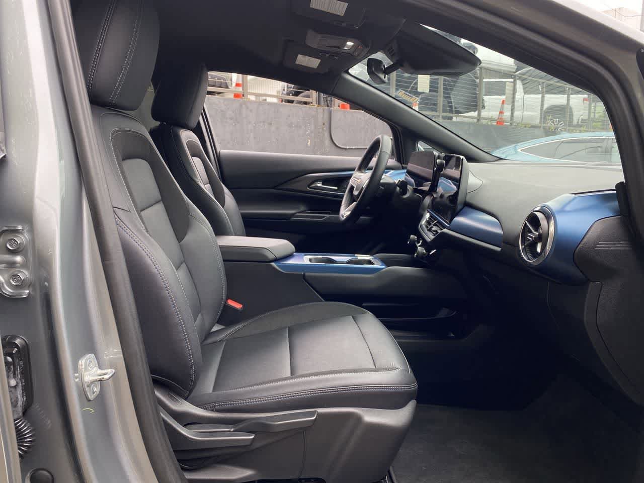 Used 2025 Chevrolet Equinox EV LT w/ Convenience Package FWD image 18
