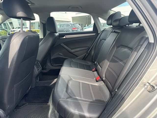 Used 2014 Volkswagen Passat 1.8T SE FWD image 11
