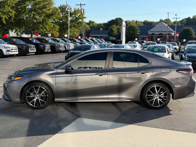 Used 2023 Toyota Camry SE w/ Convenience Package FWD image 6