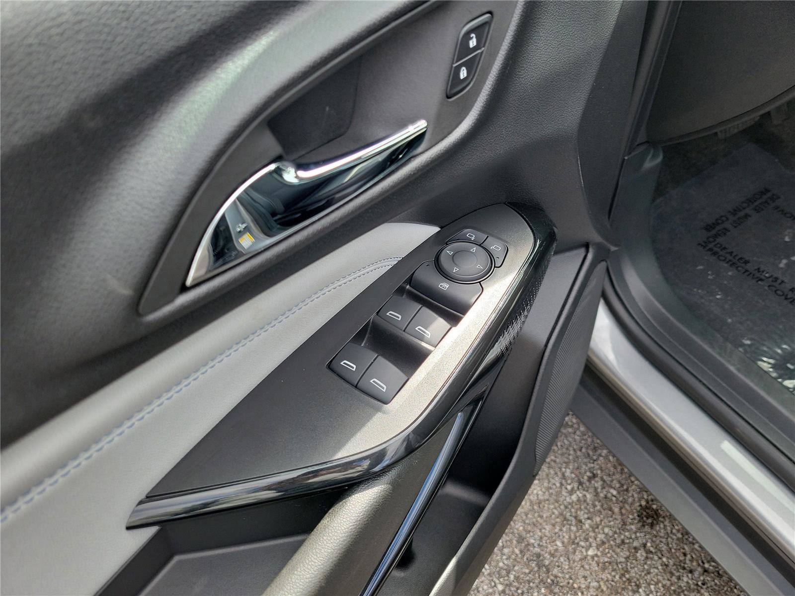 Used 2025 Chevrolet Trax LT w/ LT Convenience Package image 19