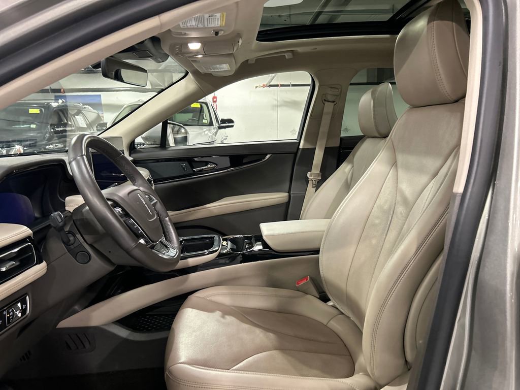 Used 2023 Lincoln Nautilus Reserve AWD/4WD image 10