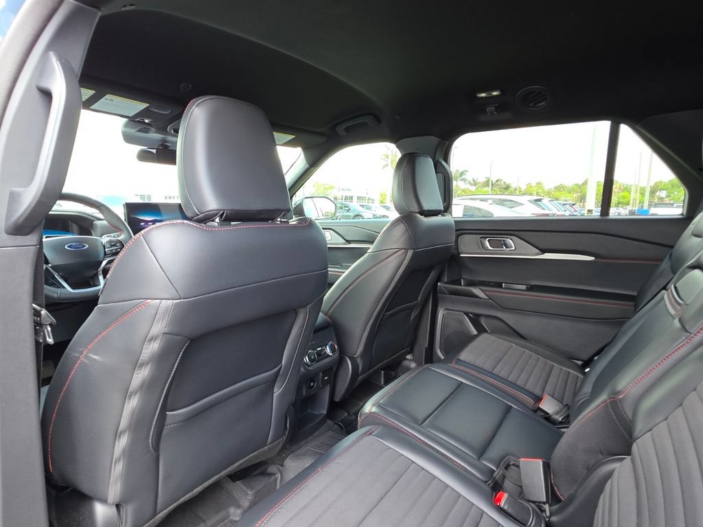 Used 2025 Ford Explorer ST-Line RWD image 25