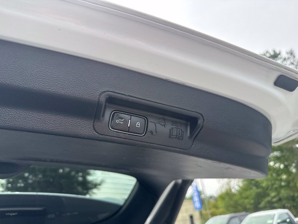 Used 2020 Ford Explorer Limited AWD/4WD image 40