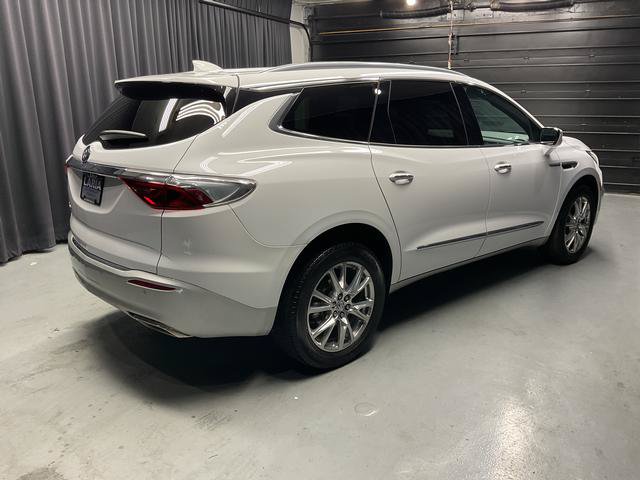 Used 2024 Buick Enclave Essence w/ Experience Buick Package FWD image 8