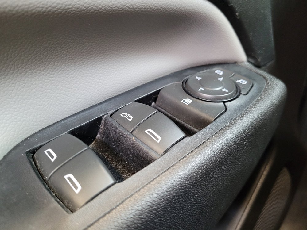 Used 2019 Chevrolet Equinox LS FWD image 27