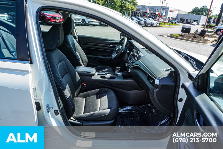 Used 2025 Nissan Altima 2.5 SV FWD image 22