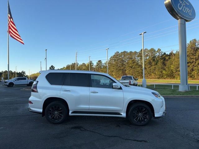 Used 2023 Lexus GX 460 Premium w/ Accessory Package AWD/4WD image 2