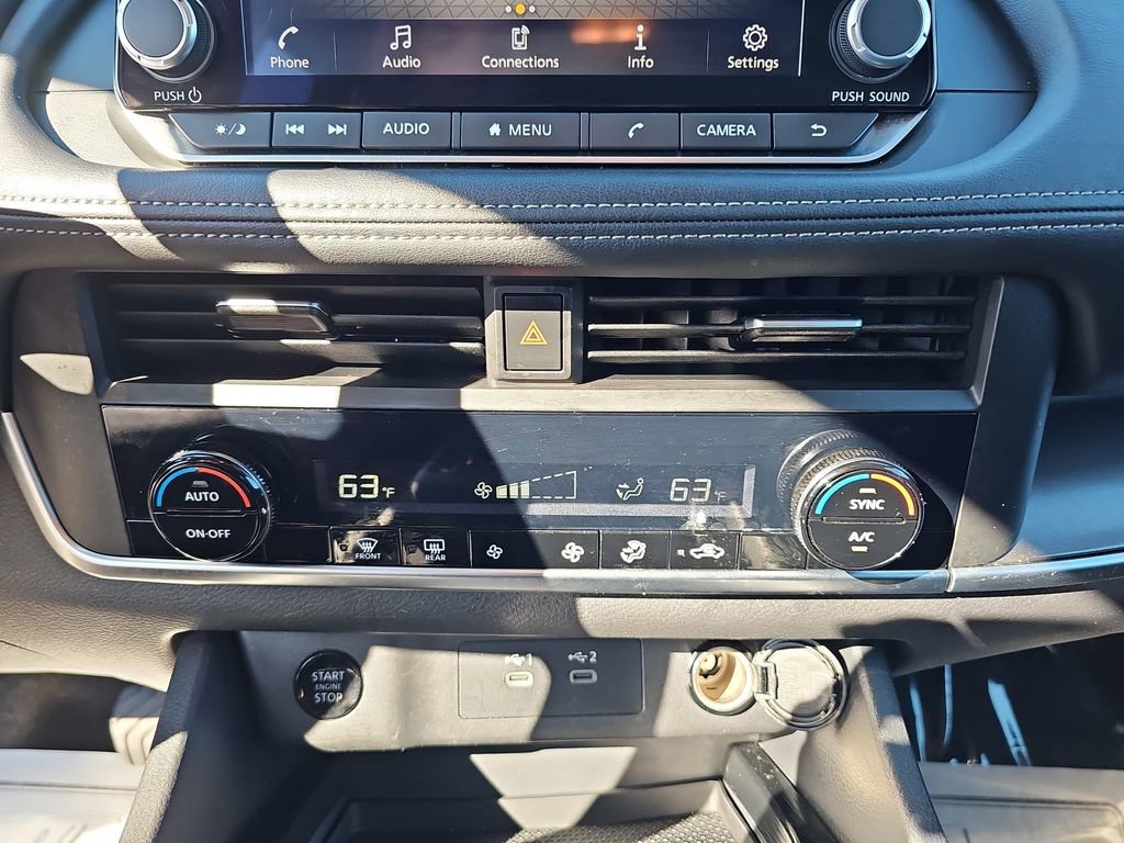 Used 2025 Nissan Rogue SV image 28