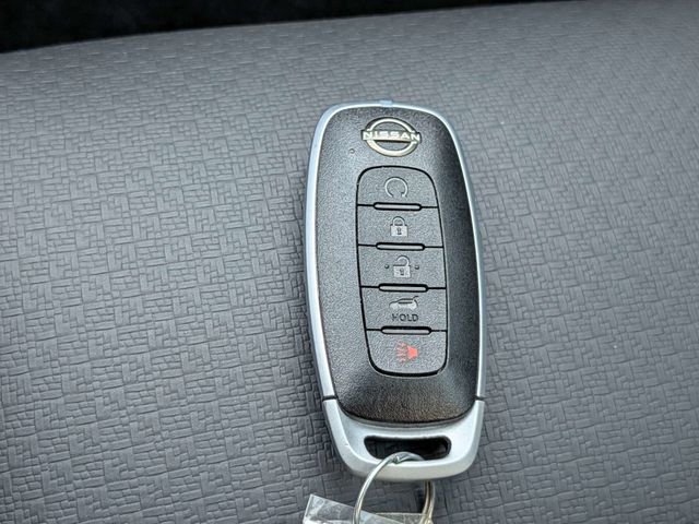Used 2024 Nissan Rogue SV w/ SV Premium Package image 30