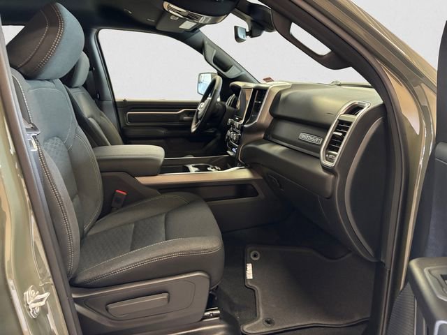 New 2026 RAM 1500 4x4 Crew Cab image 16