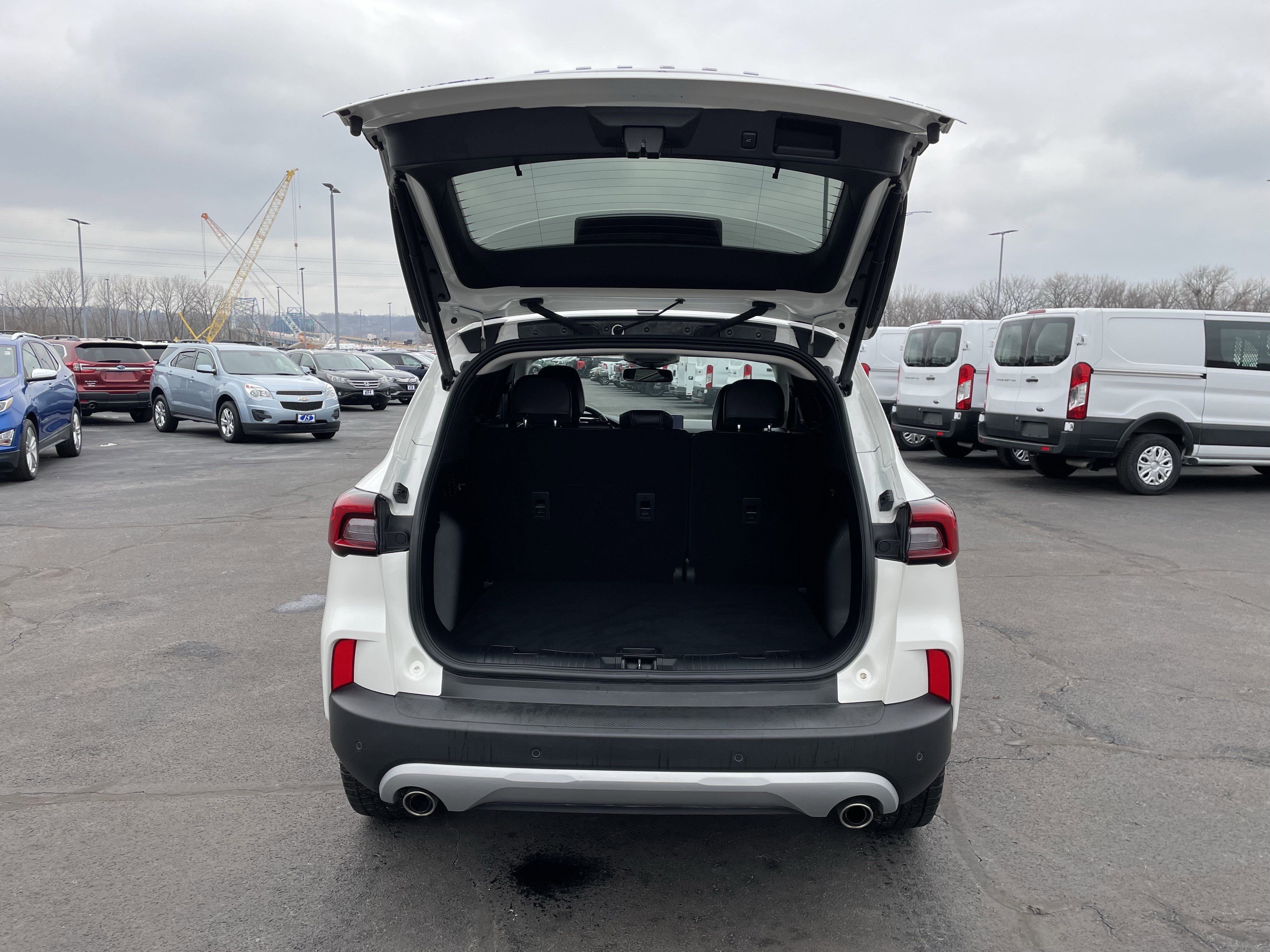 Used 2024 Ford Escape Platinum image 5