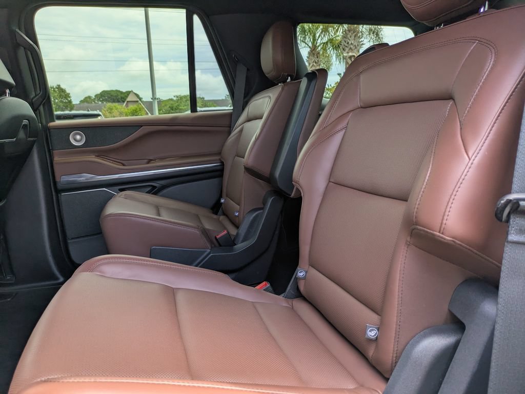 Used 2025 Lincoln Navigator Reserve AWD/4WD image 19