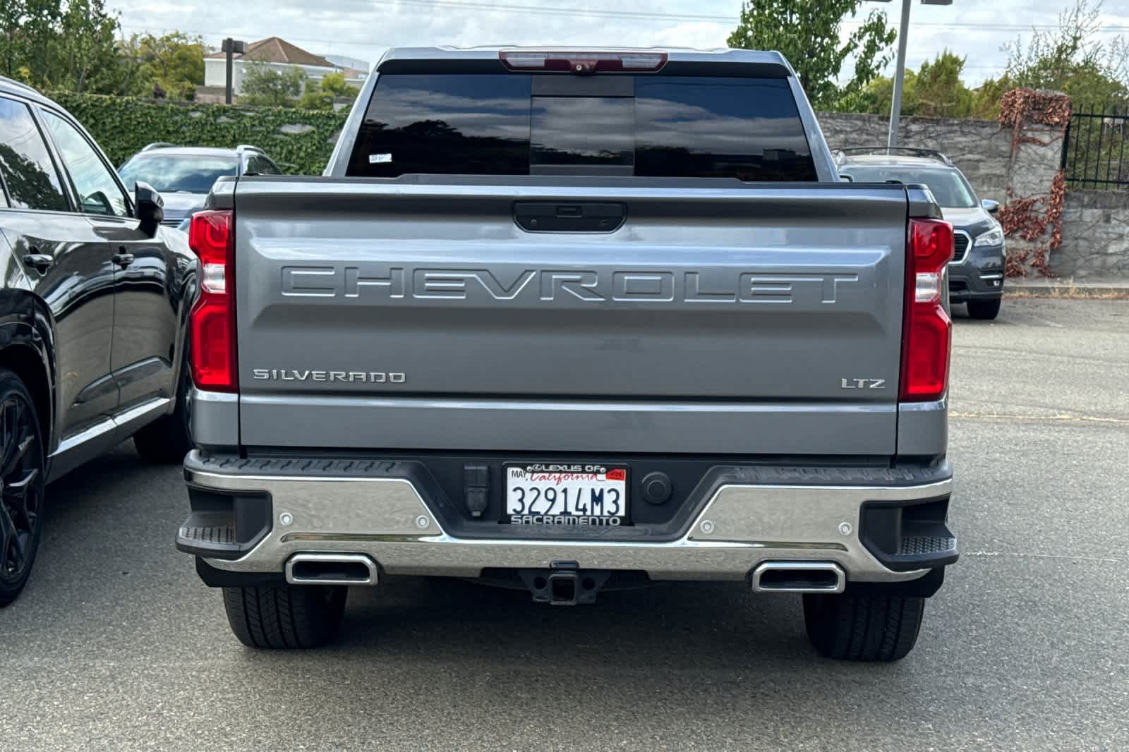 Used 2020 Chevrolet Silverado 1500 LTZ w/ LTZ Premium Package AWD/4WD image 5