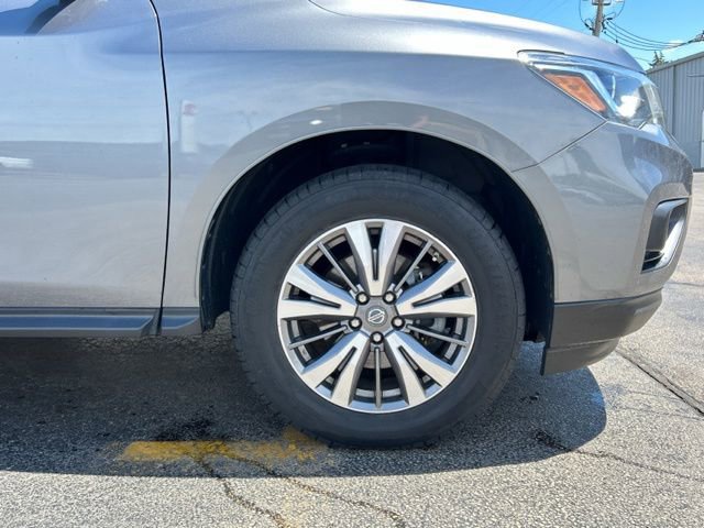 Used 2017 Nissan Pathfinder SL AWD/4WD image 16