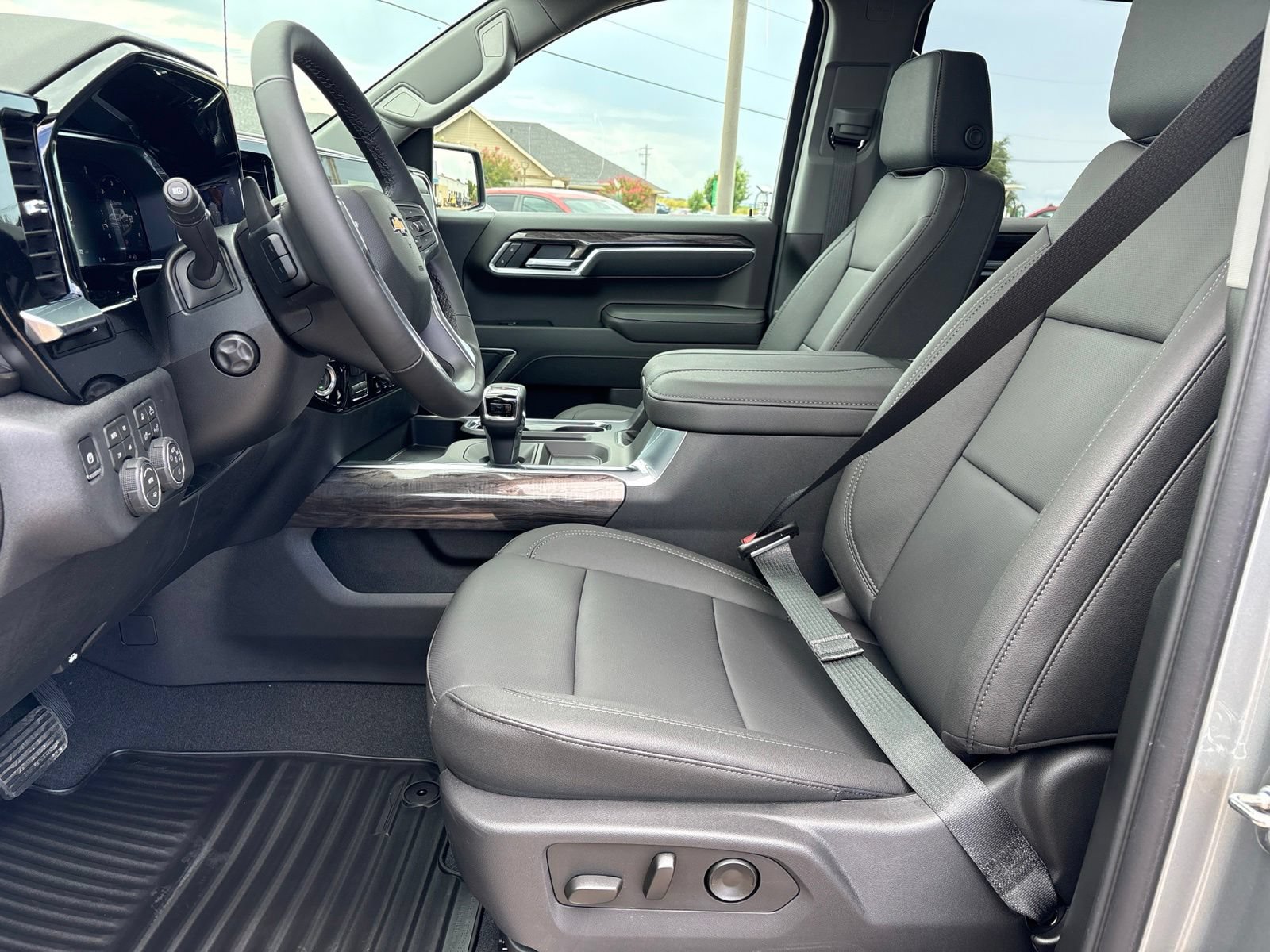 New 2026 Chevrolet Silverado 1500 LTZ w/ LTZ Premium Texas Edition AWD/4WD image 16