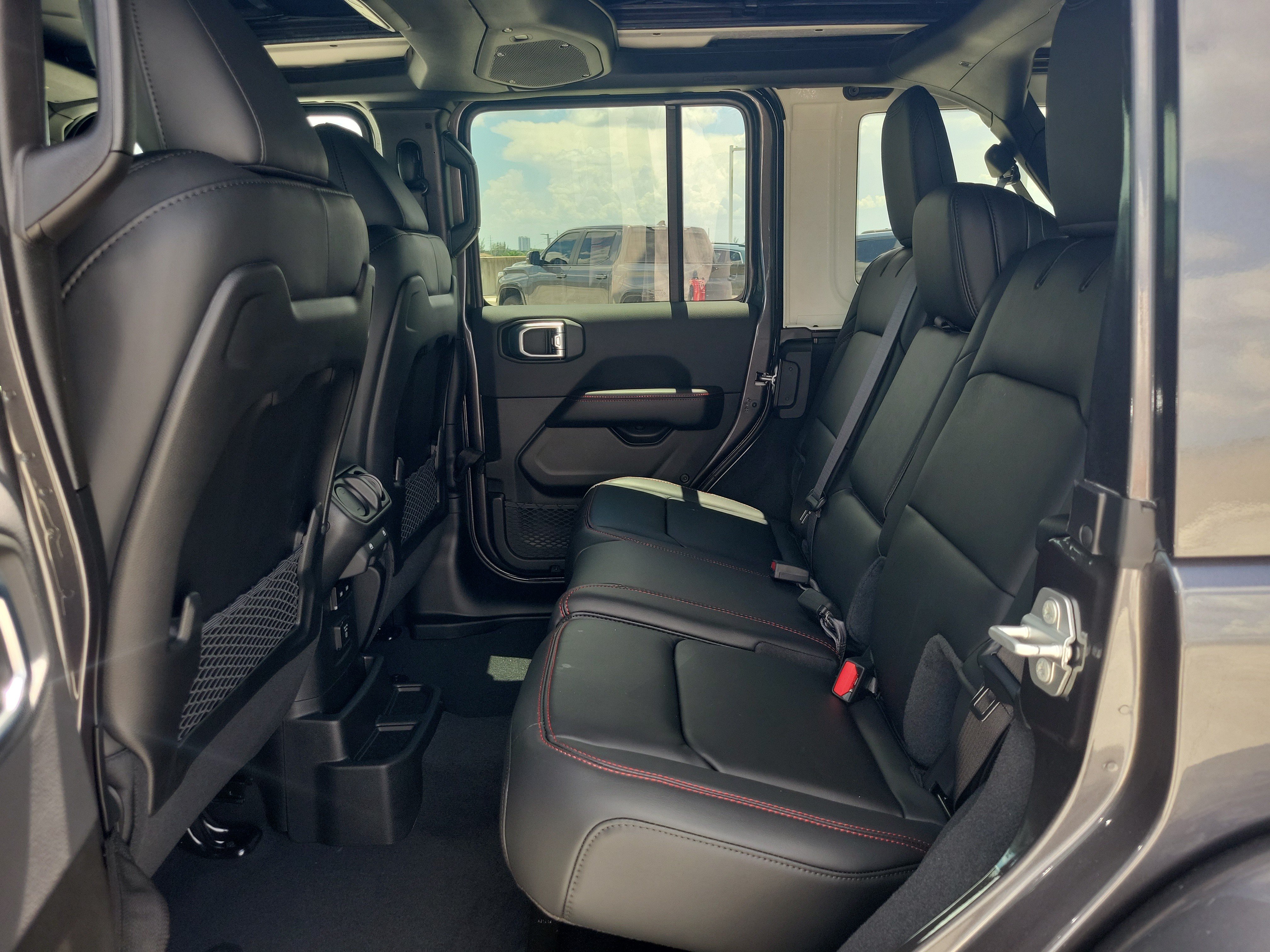 New 2026 Jeep Wrangler Unlimited Rubicon AWD/4WD image 9