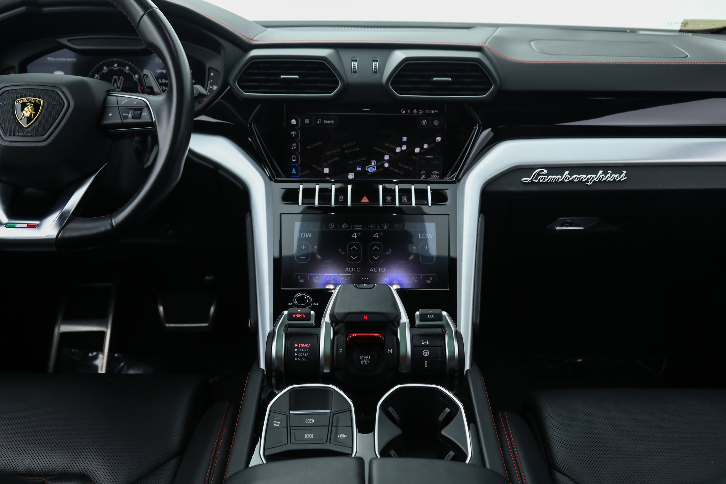 Used 2022 Lamborghini Urus image 31