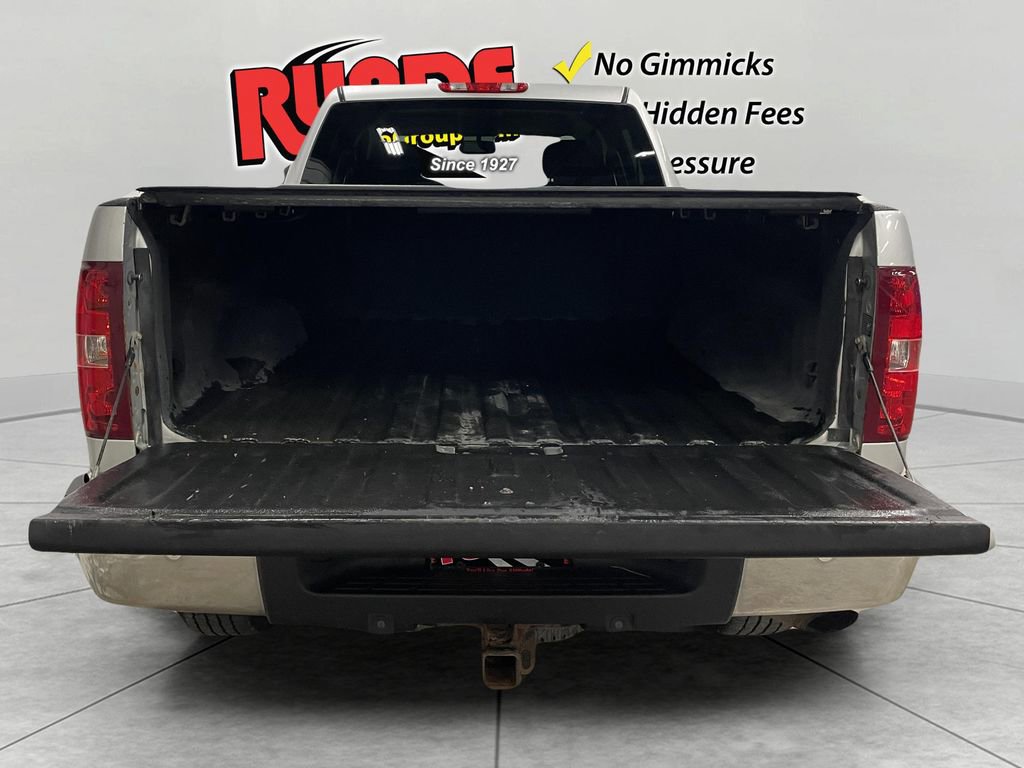 Used 2010 Chevrolet Silverado 2500 LT w/ Interior Plus Package AWD/4WD image 17