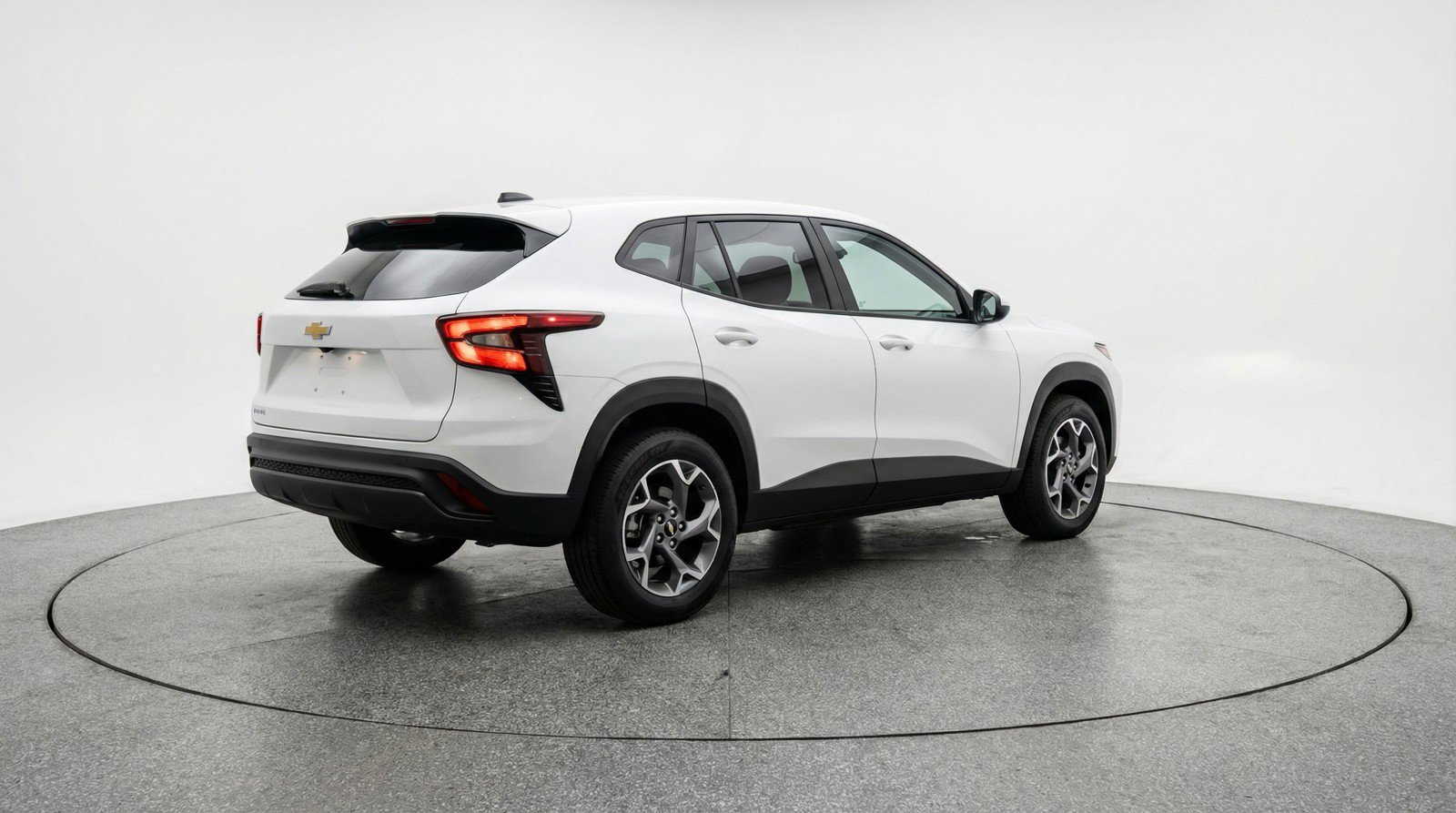 Used 2025 Chevrolet Trax LT w/ LT Convenience Package image 9