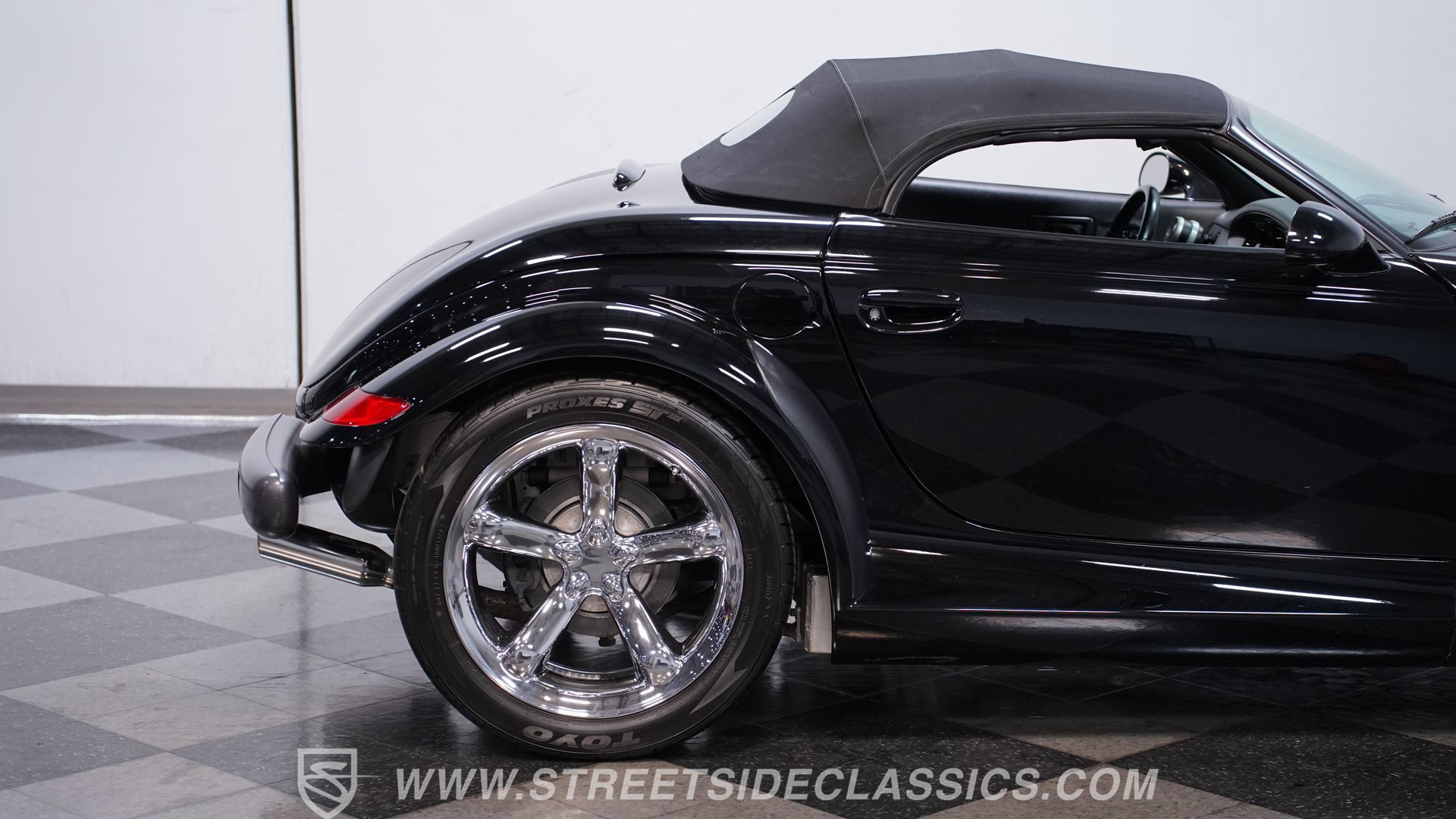 Used 1999 Plymouth Prowler RWD image 24