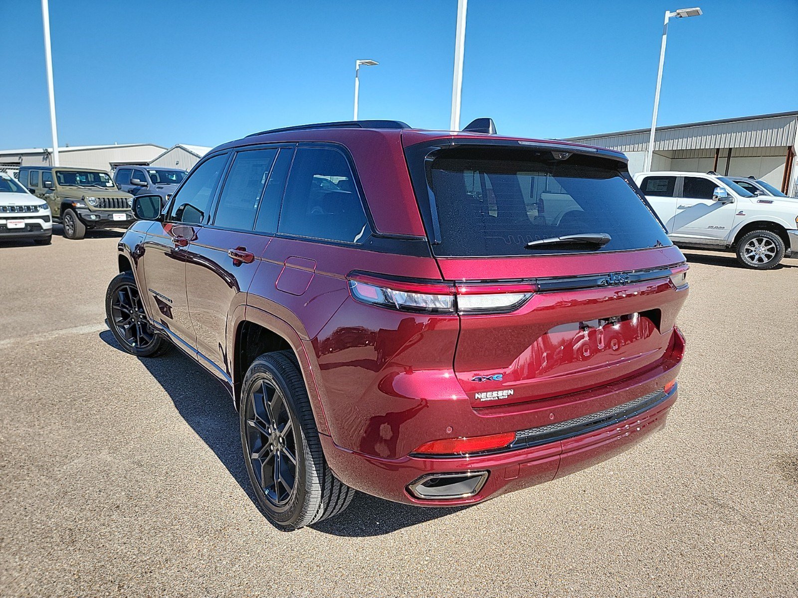 Used 2025 Jeep Grand Cherokee Limited 4xe AWD/4WD image 7
