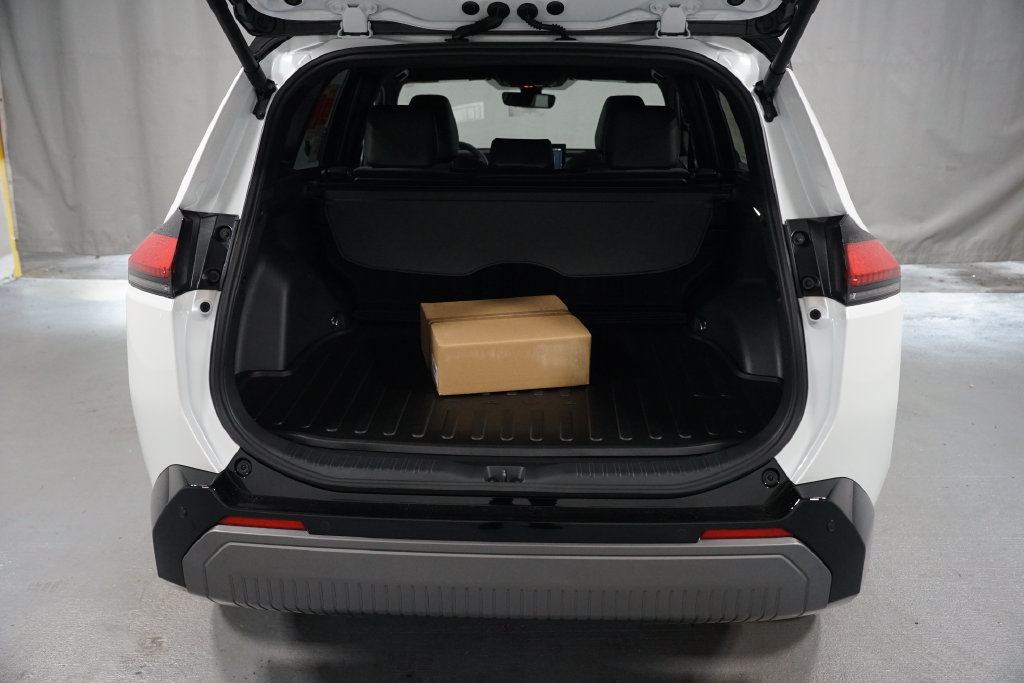 New 2026 Toyota RAV4 XSE AWD/4WD image 38