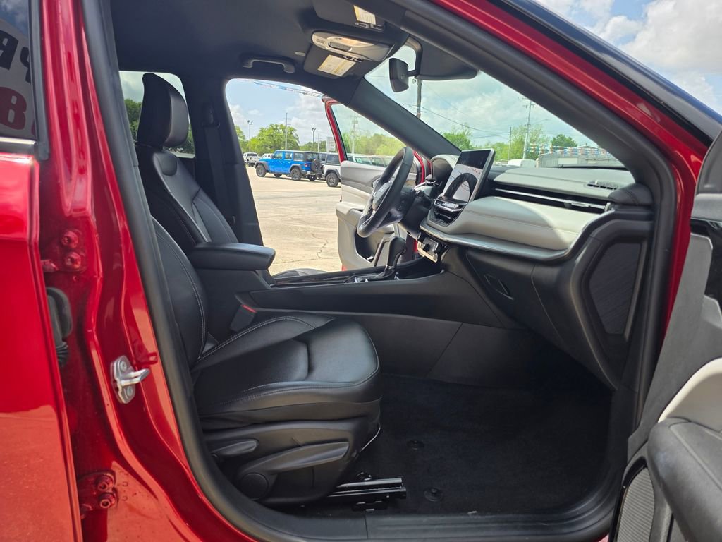 Used 2025 Jeep Compass Limited image 14
