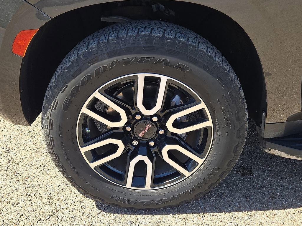 Used 2021 GMC Yukon AT4 w/ Rear Media and Nav Package image 10