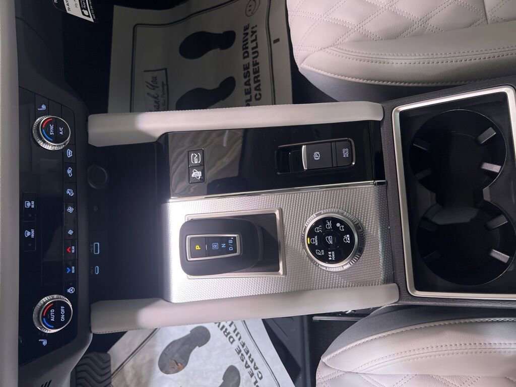 New 2025 Mitsubishi Outlander SEL image 19