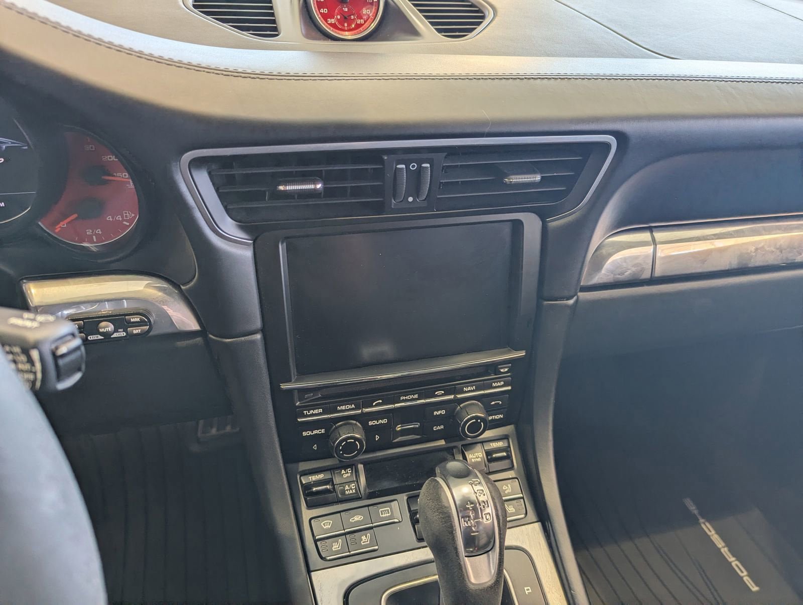 Used 2014 Porsche 911 Turbo AWD/4WD image 24