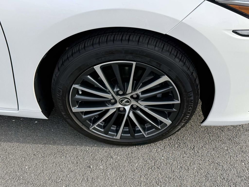 Used 2023 Lexus ES 250 w/ Premium Package image 7